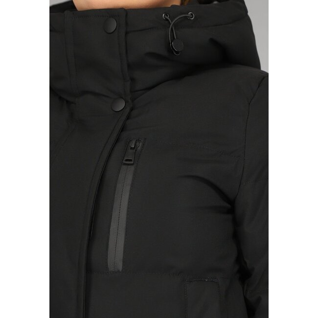 Schwarze wattierte Winterjacke mit Daumenlöchern