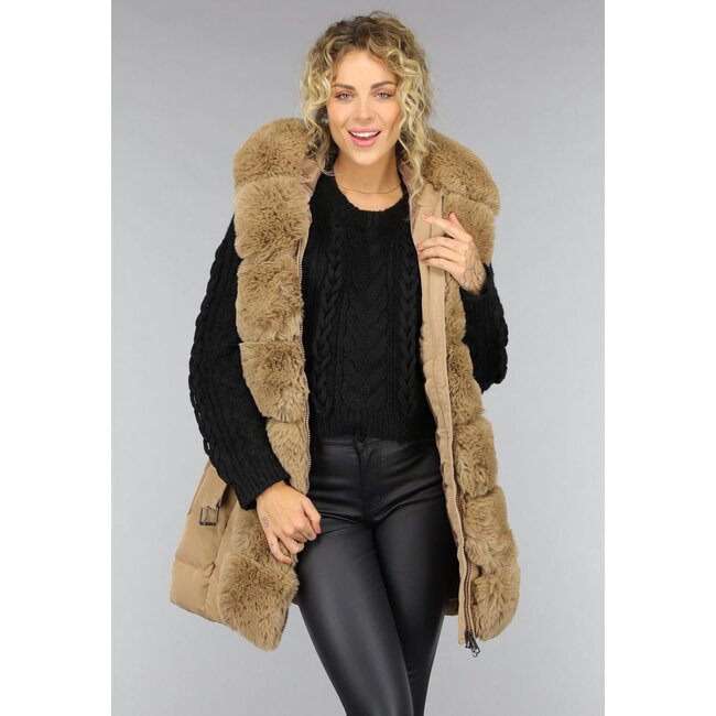 Langer gesteppter Camel Bodywarmer mit Fell