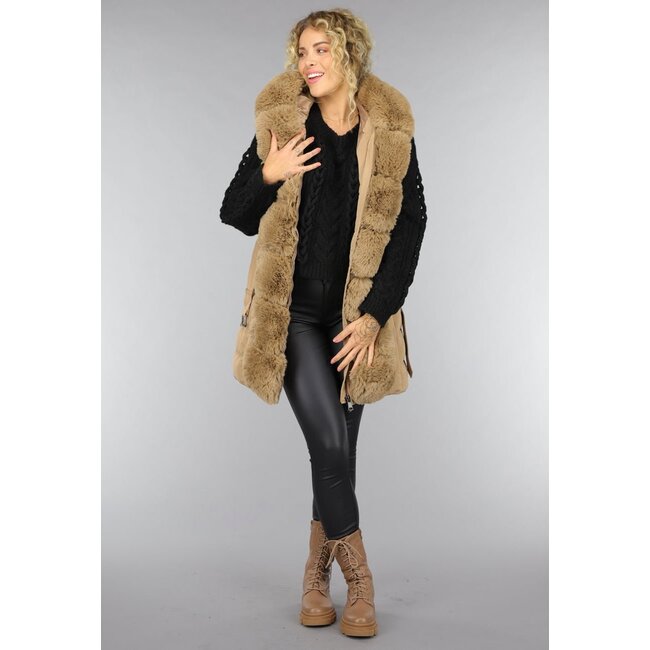 Langer gesteppter Camel Bodywarmer mit Fell