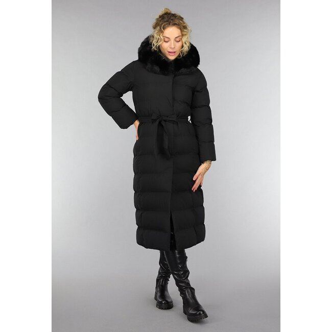 Schwarze lange Pufferjacke mit Pelzkragen