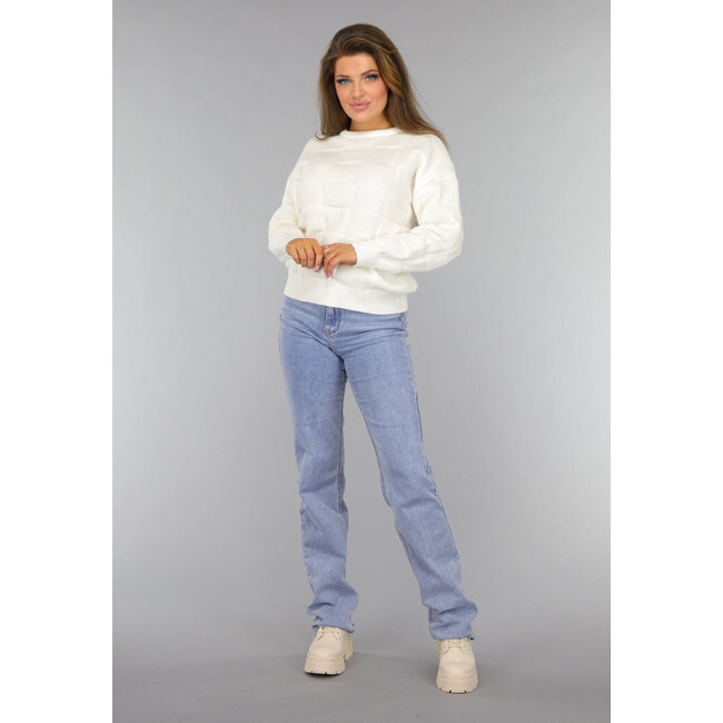 Weißer Zopfstrickpullover mit Blöcken