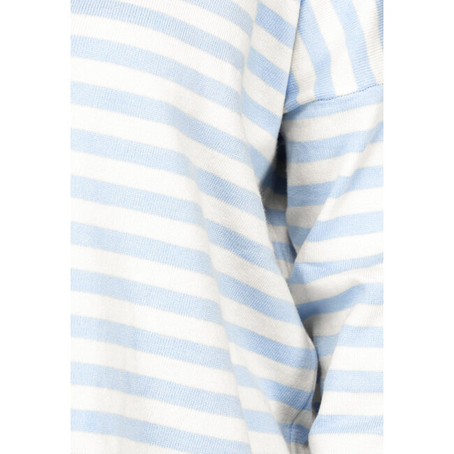 Gestreifter Pullover in Babyblau