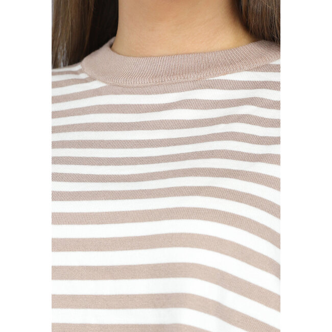 Beige gestreifter Pullover mit Schlitzen