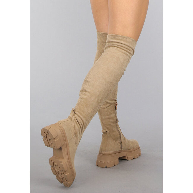 Weich gefütterte Taupe Overknee-Stiefel in Wildlederoptik