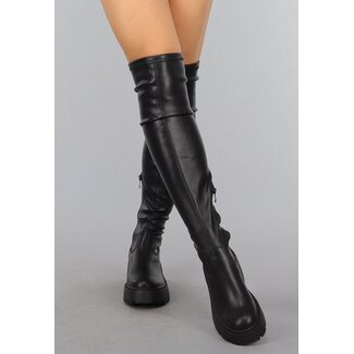 Schwarze Overknee-Stiefel in Lederoptik