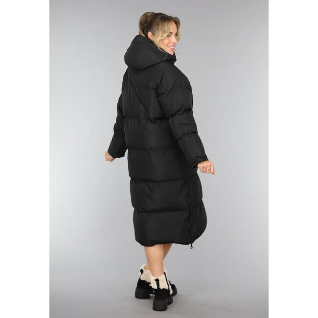 Schwarze pelzgefütterte Schneestiefel
