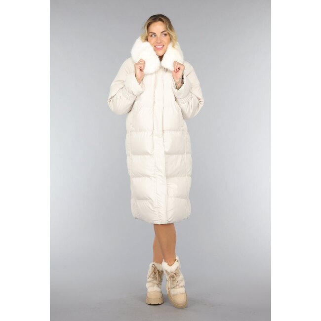 Beige gefütterter langer Wintermantel in Übergröße