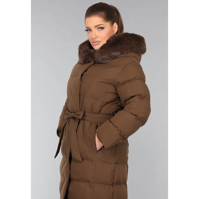 Lange braune Pufferjacke mit Taillenbund