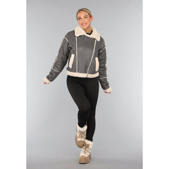 Graue Jacke in Lederoptik mit Teddy-Futter