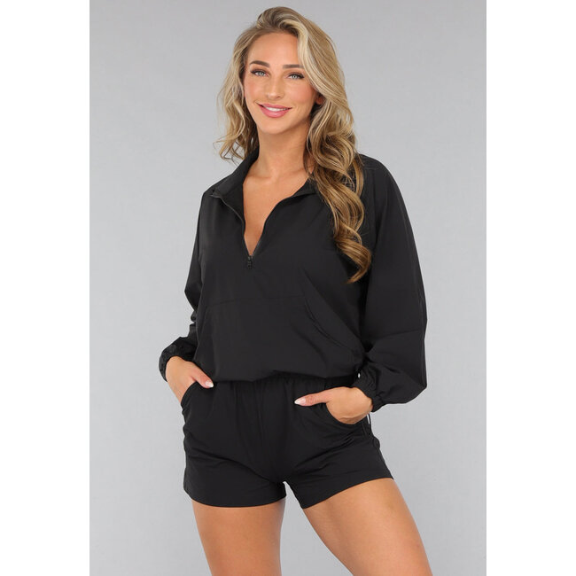 Schwarzes Sport-Set mit Windbreaker