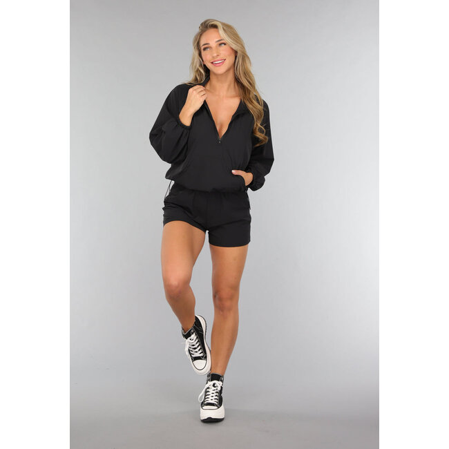 Schwarzes Sport-Set mit Windbreaker