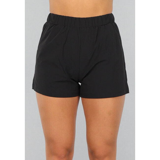 Schwarzes Sport-Set mit Windbreaker