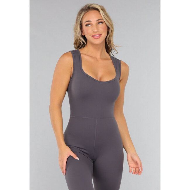 Anthrazitfarbener Flair Jumpsuit mit breiten Schulterträgern