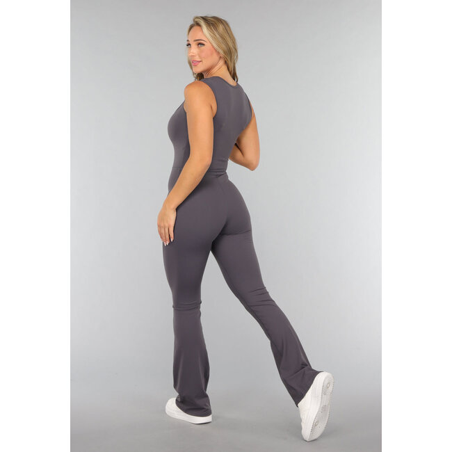 Anthrazitfarbener Flair Jumpsuit mit breiten Schulterträgern