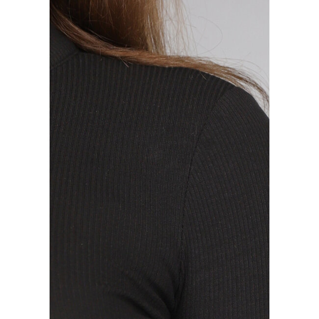 Schwarzes Rippenkleid mit Reissverschluss