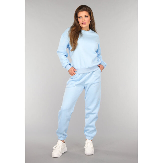 Hellblauer Fleece-Hausanzug