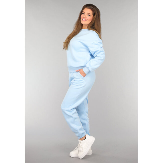 Hellblauer Fleece-Hausanzug