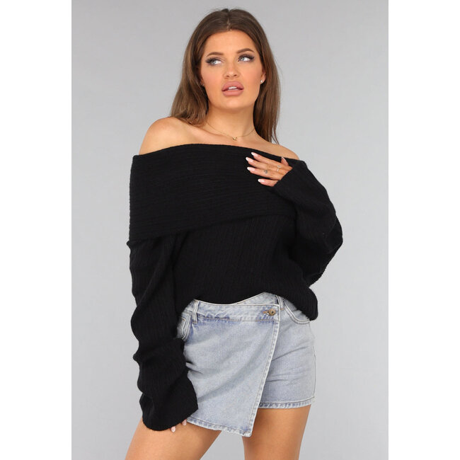 Schwarzer weicher schulterfreier Pullover