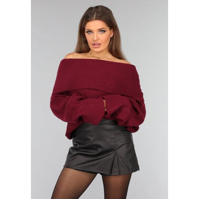 Burgunderfarbener schulterfreier Pullover