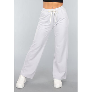 Jogginghose mit weitem Bein in Hellblau