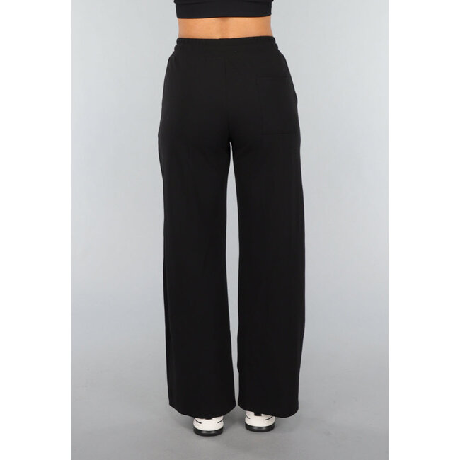 Schwarzer Jogger mit weitem Bein