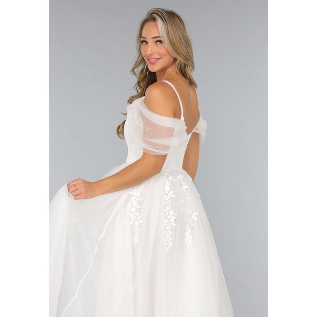 Brautkleid aus Spitze mit Tüllrock in Weiß