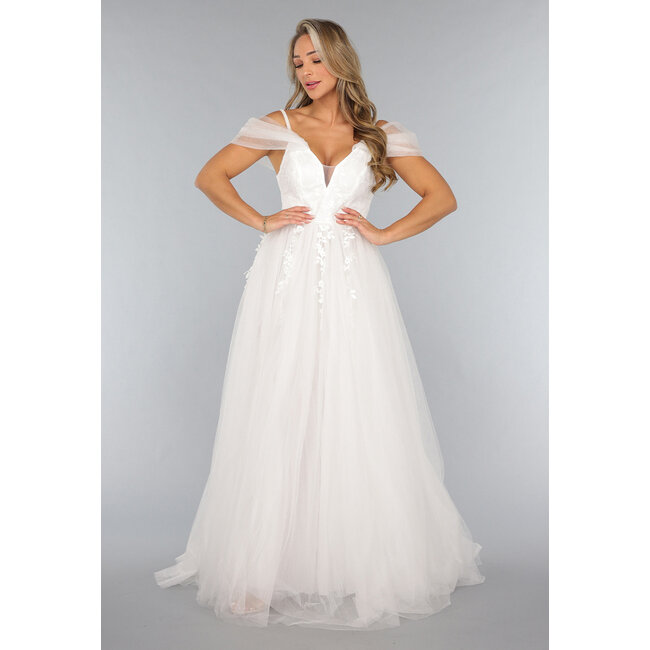 Brautkleid aus Spitze mit Tüllrock in Weiß