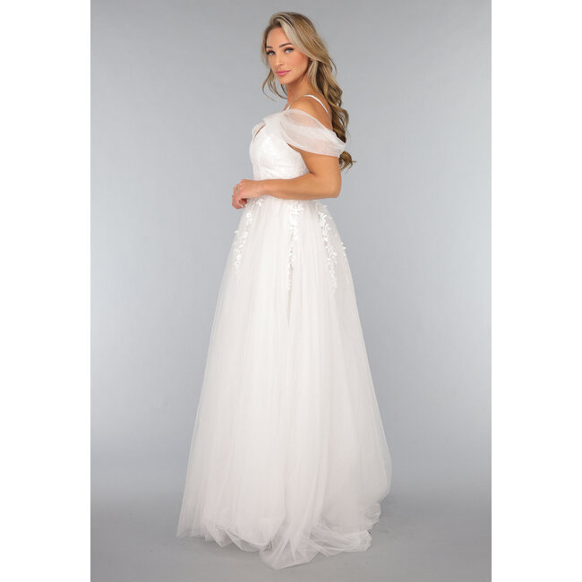 Brautkleid aus Spitze mit Tüllrock in Weiß