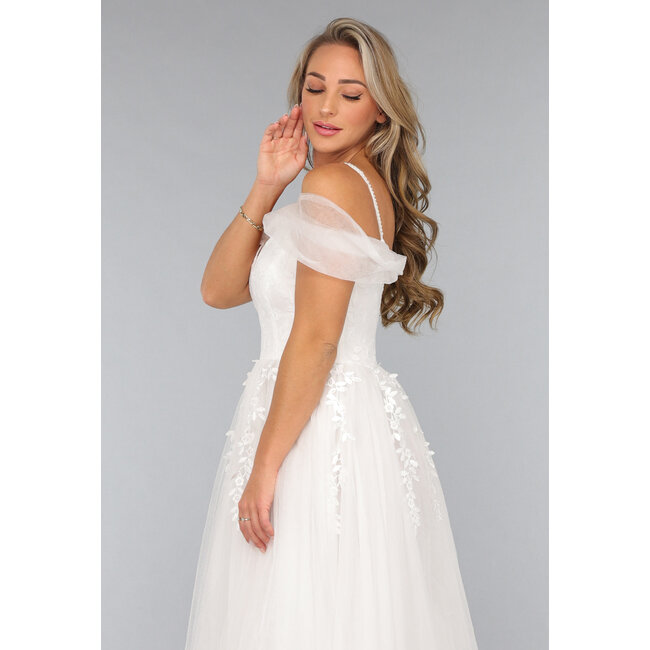 Brautkleid aus Spitze mit Tüllrock in Weiß