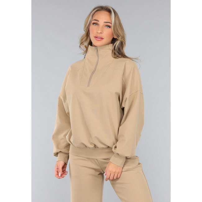 Beigefarbener Pullover in Übergröße mit Reißverschluss