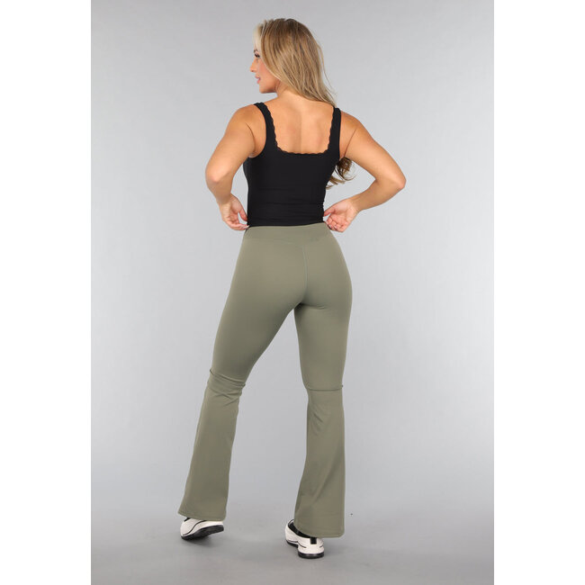 Schwarzes Croptop mit abnehmbaren Pads