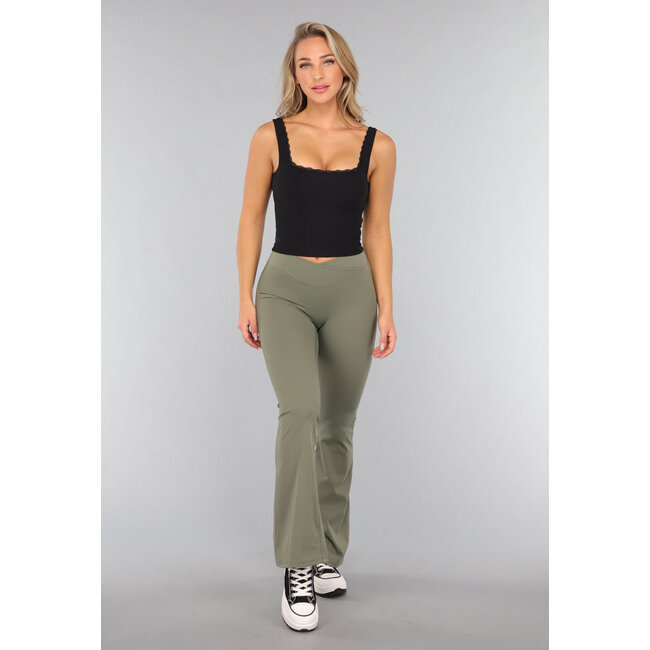 Schwarzes Croptop mit abnehmbaren Pads