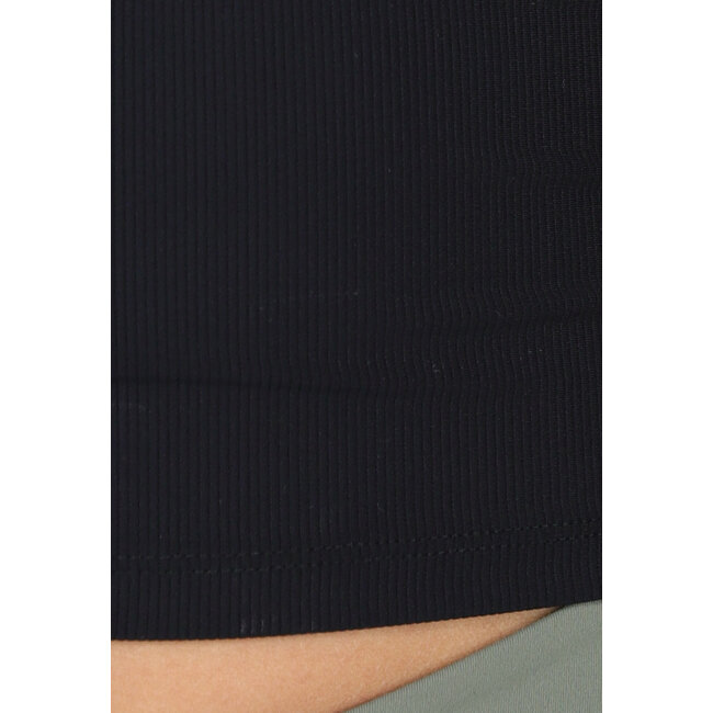 Schwarzes Croptop mit abnehmbaren Pads