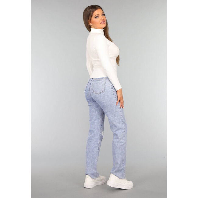 Weißer Rippen-Rollkragenpullover mit langen Ärmeln