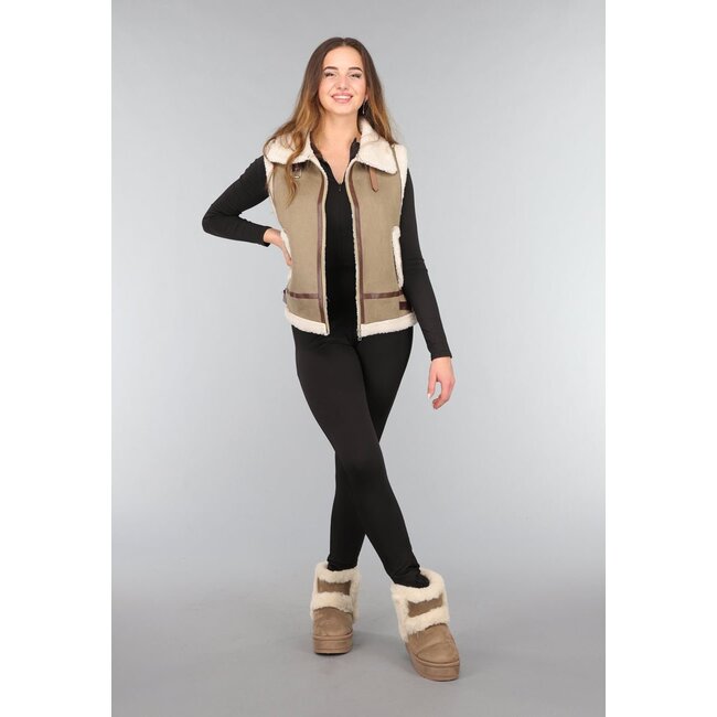 Braune Kunstfellstiefel mit Plateau