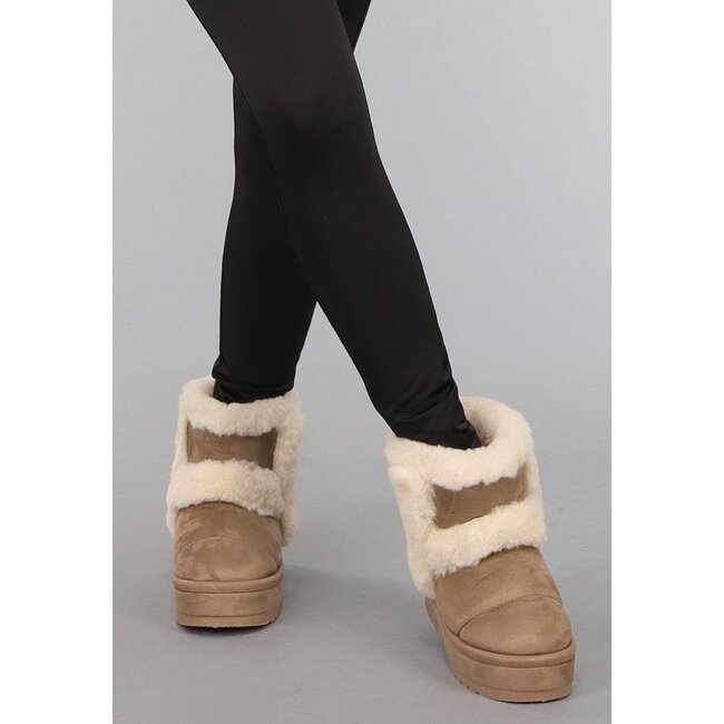 Braune Kunstfellstiefel mit Plateau