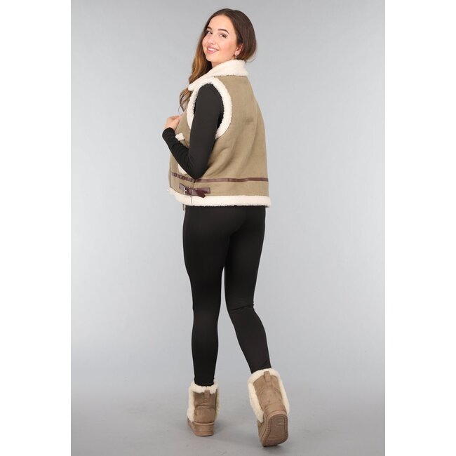 Braune Kunstfellstiefel mit Plateau