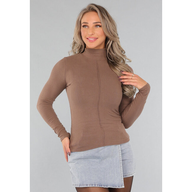 Taupefarbenes T-Shirt mit kleiner Farbe