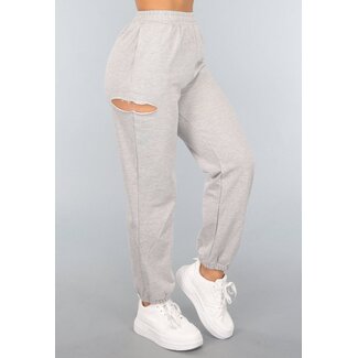 Grauer Jogger mit Ausschnitt