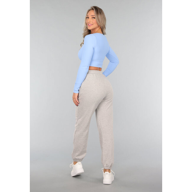 Grauer Jogger mit Ausschnitt