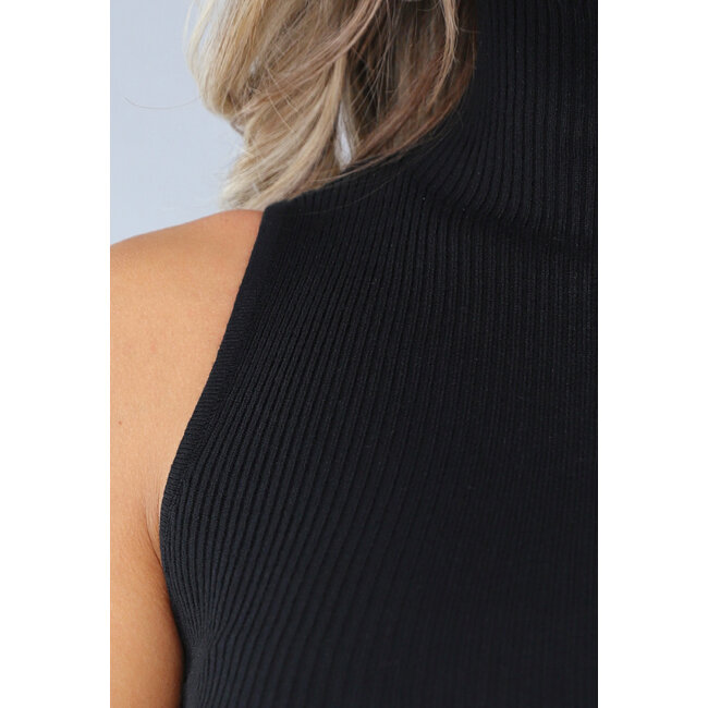 Schwarzer ärmelloser Rollkragenpullover