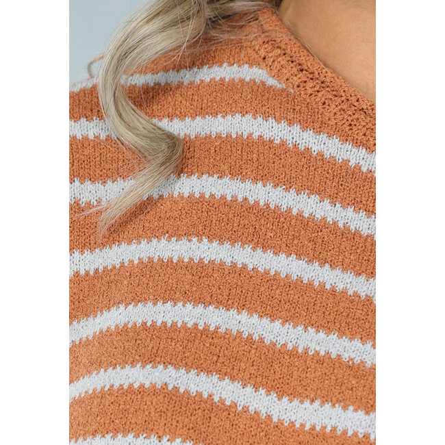 Gestreifter Pullover in Camel