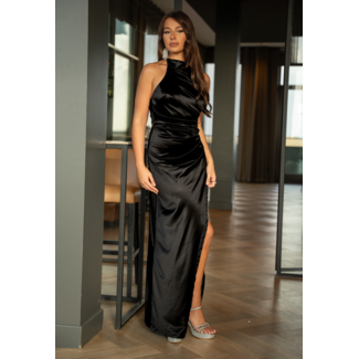 Schwarzes Satin-Trägerkleid mit Schlitz