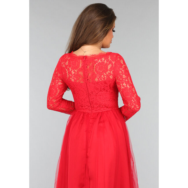 Rotes Tüllkleid mit Spitzenoberteil