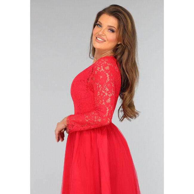 Rotes Tüllkleid mit Spitzenoberteil
