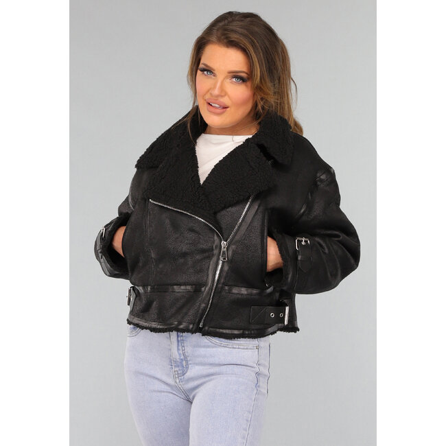 Schwarze Teddyjacke mit Teddykragen