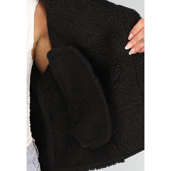 Schwarze Teddyjacke mit Teddykragen