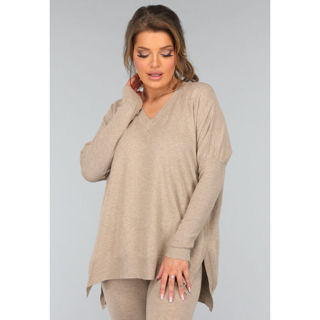 Zweiteiler in Taupe mit übergroßem Pullover