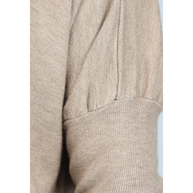 Zweiteiler in Taupe mit übergroßem Pullover