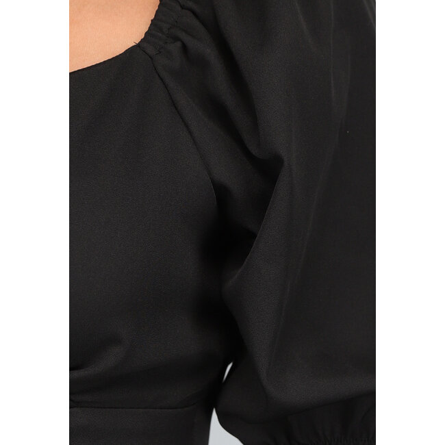Schwarzes Skaterkleid mit Puffärmeln